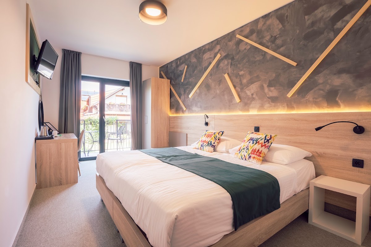 16 Lakes Hotel - photo 2