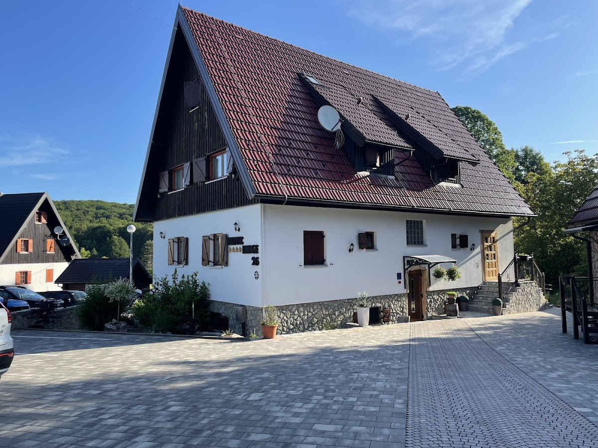 Rustic Lodge Plitvice - photo 4