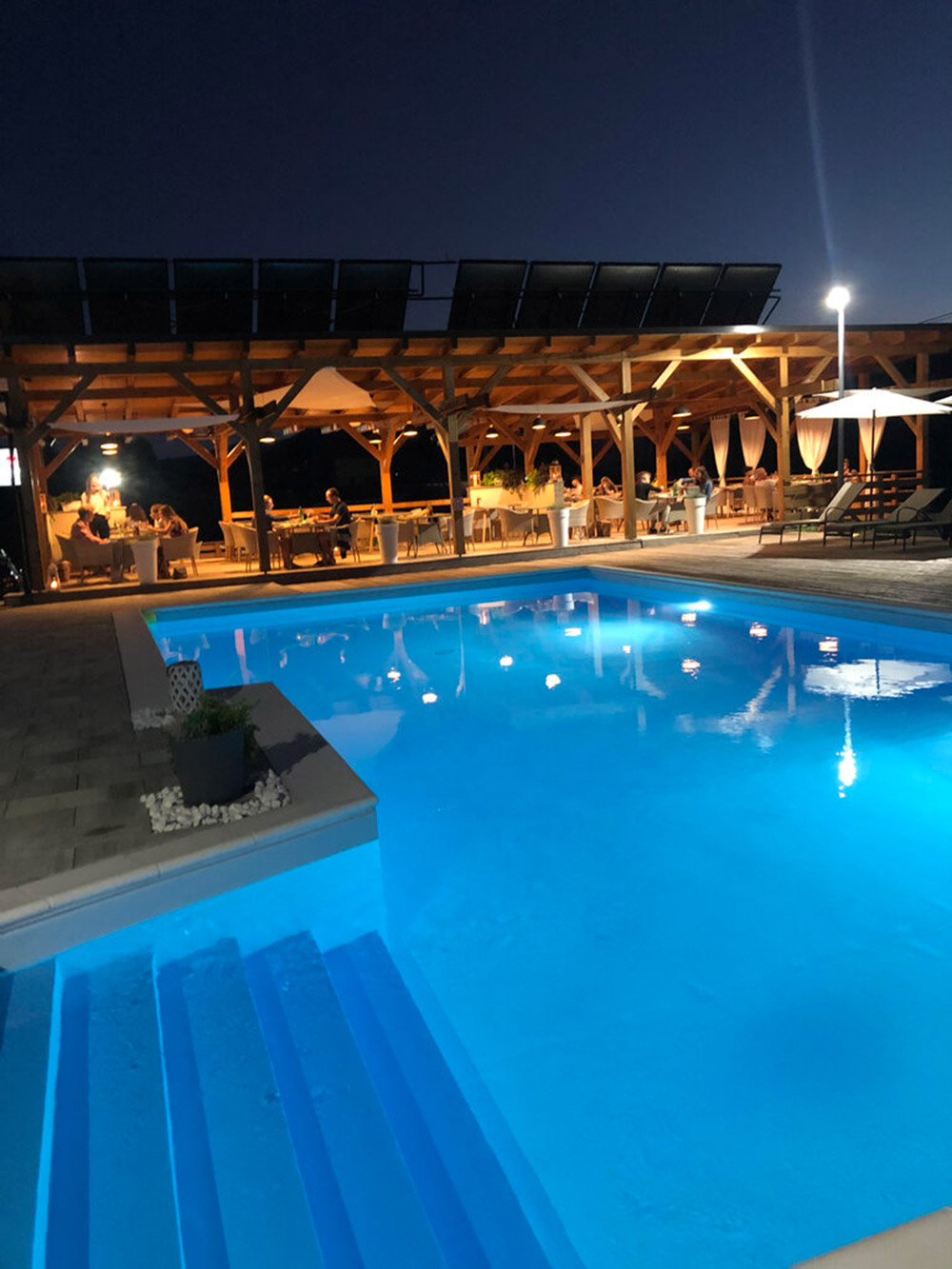 16 Lakes Restaurant - photo 5